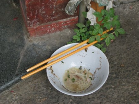 HCM : sur un  trottoir